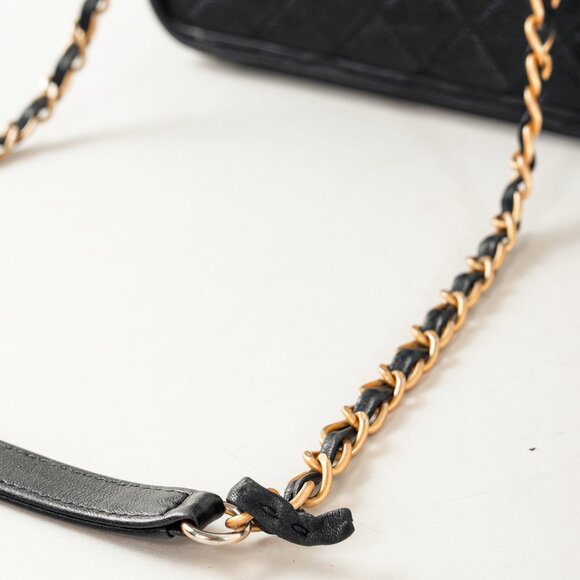 Chanel Filigree Medium Black Caviar Quilted CC Vanity Case - Picture 7 of 16